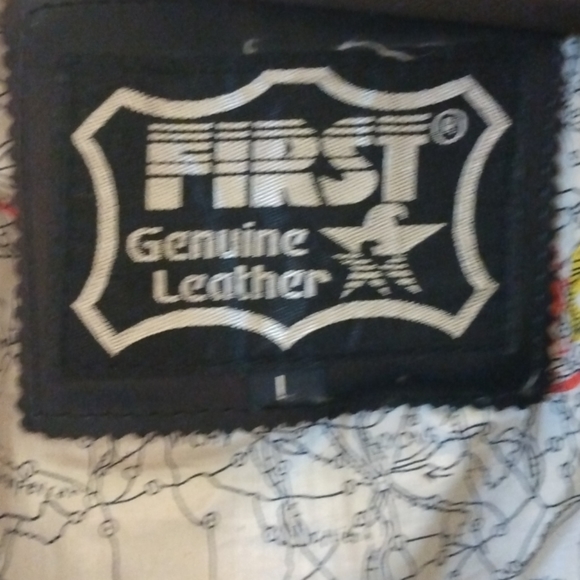 Leather jacket - Picture 4 of 4